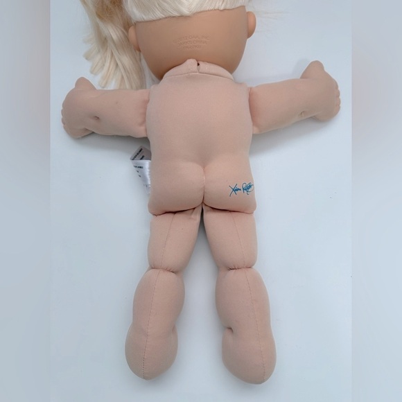 2012 Cabbage Patch Doll with Blonde Hair - Picture 8 of 12